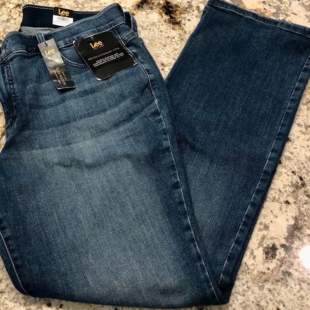 LEE Flexmotion mid rise boot cut. Size 16 L NWT